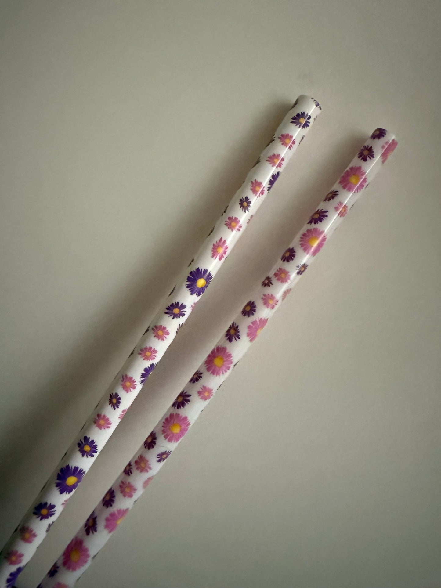 Pink & Purple Flowers White Straws
