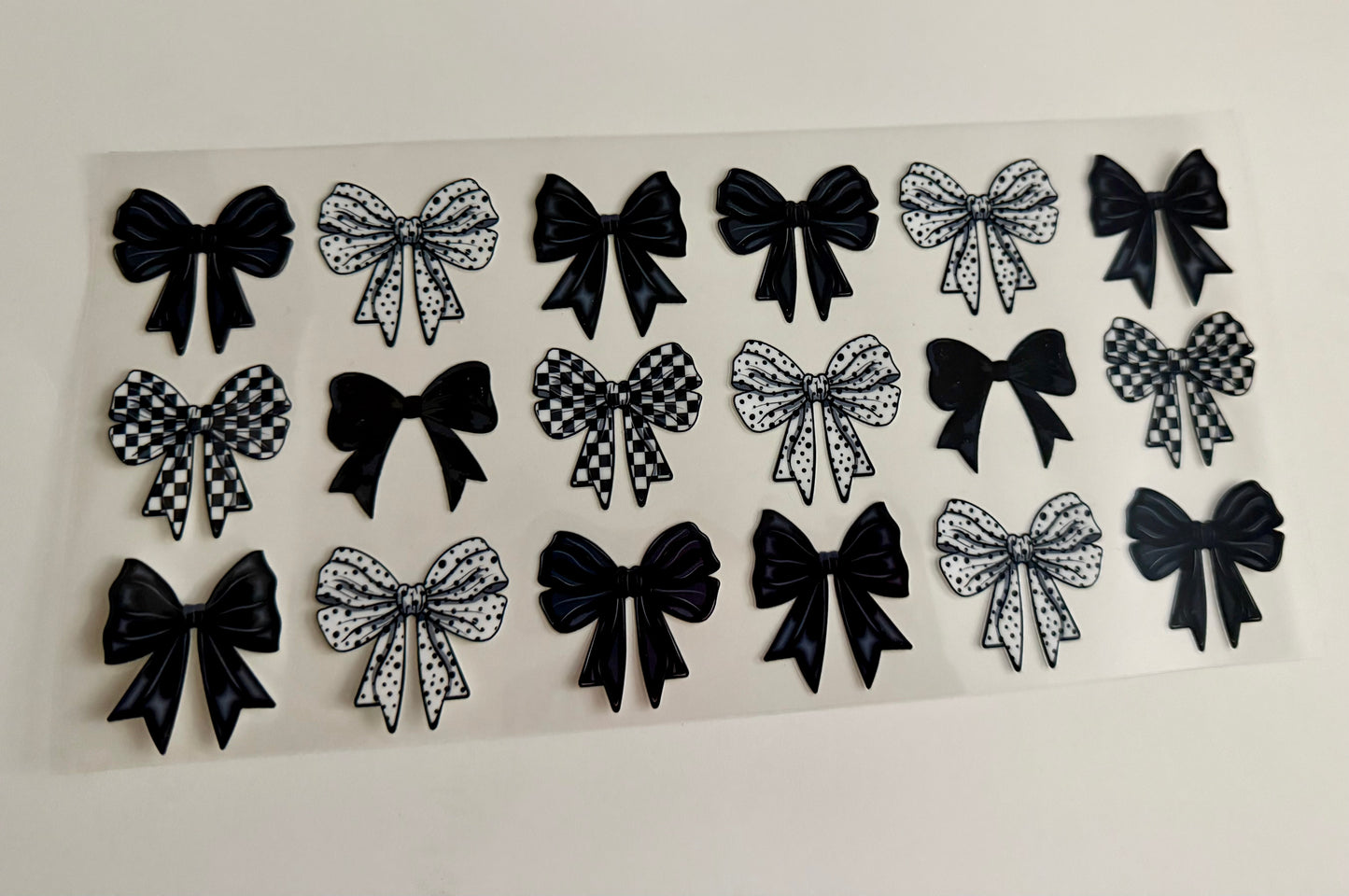 Black & White Bows Wrap