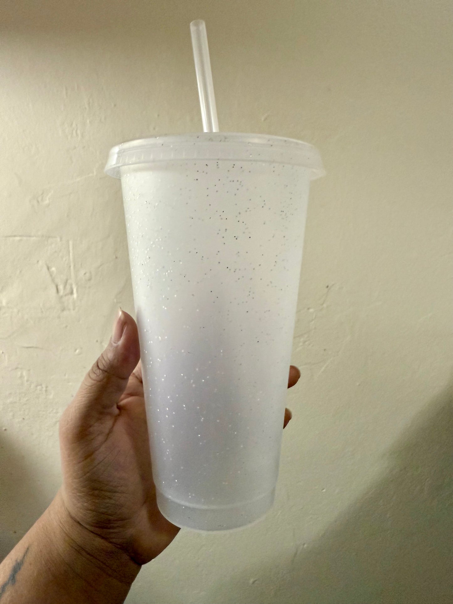 Clear Plastic 24oz Glitter Cup w/ Plastic Straw